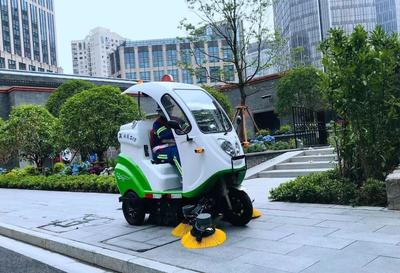 精益求“凈”的小馬路 智能化清潔機械如何重塑城市微循環